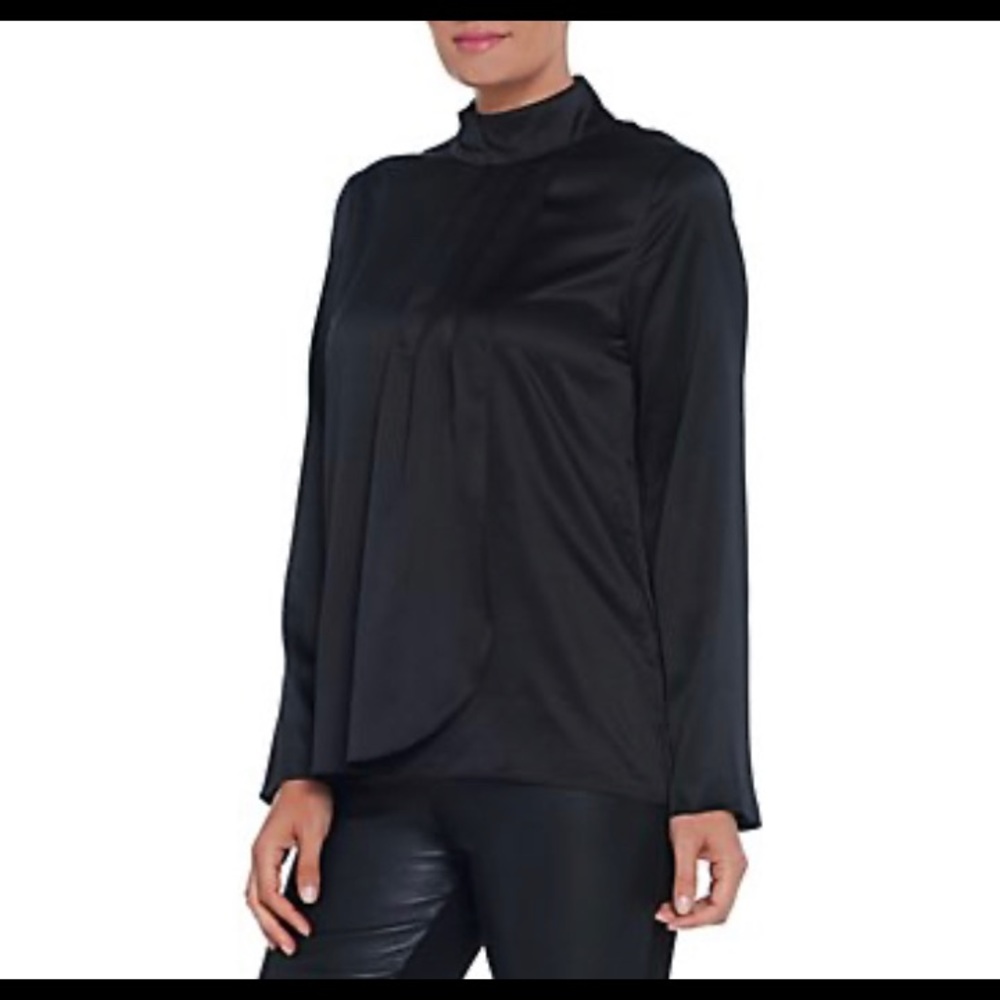 Brooke Shields timeless woven blouse with pleat